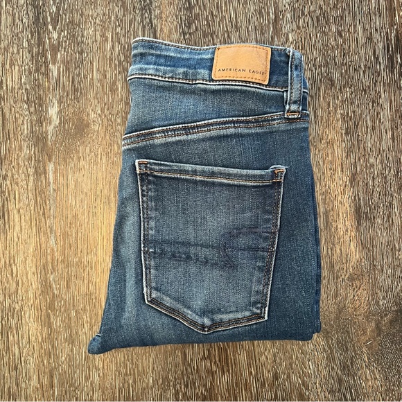 American Eagle Outfitters Denim - American Eagle Hi-Rise Jegging Distressed Medium Wash Jeans Size 6 X-Long